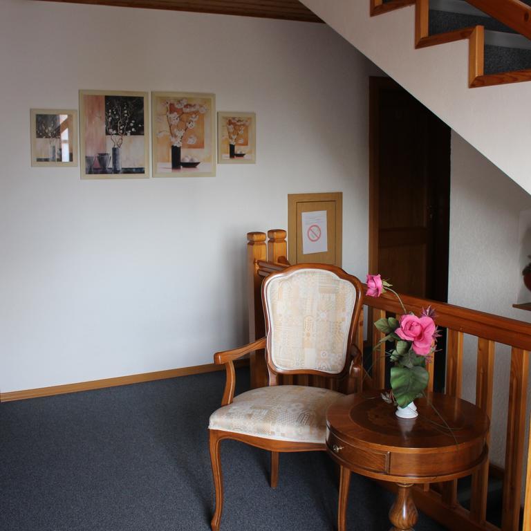 Gaeste-Haus Roesch Wiesent Dış mekan fotoğraf